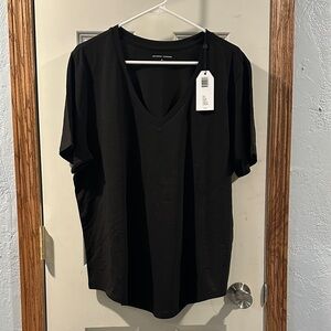 Universal Standard NWT Black V-Neck “V Rex”Short Sleeve Tee